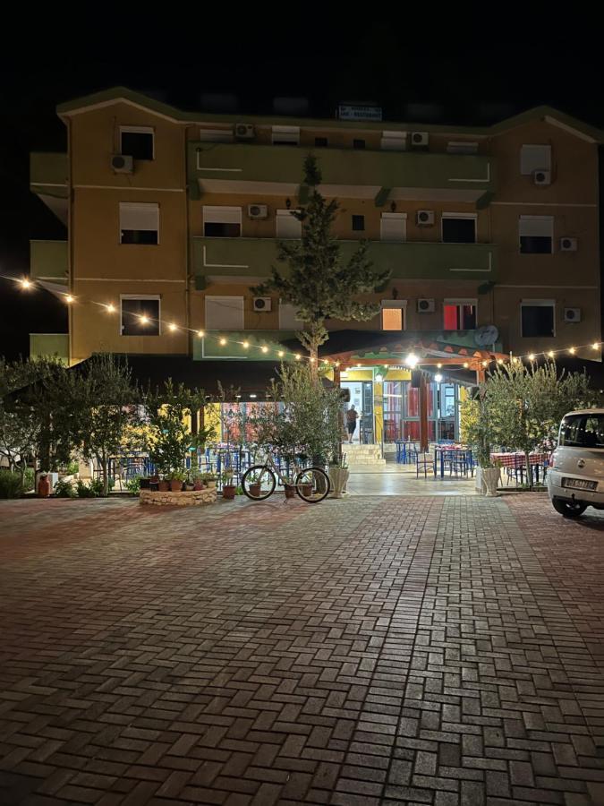Hotel Bolonja Shëngjin エクステリア 写真