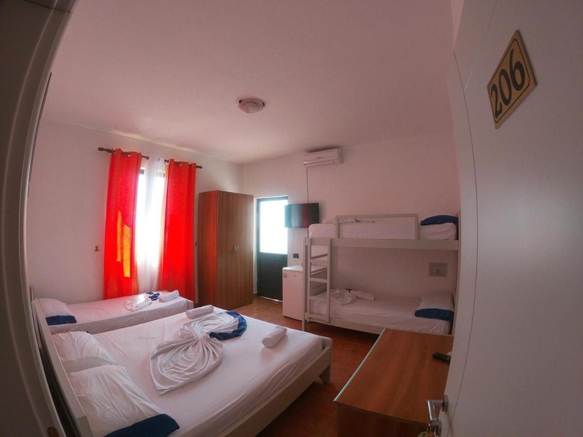 Hotel Bolonja Shëngjin エクステリア 写真