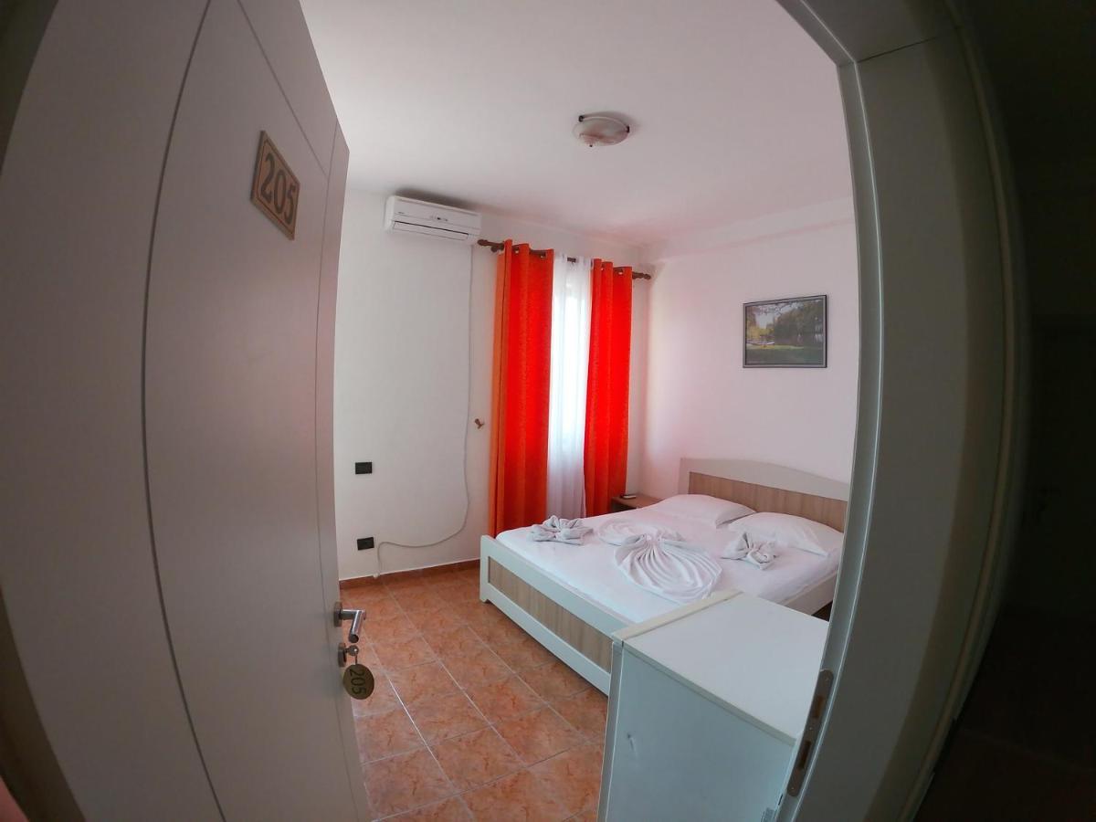 Hotel Bolonja Shëngjin エクステリア 写真