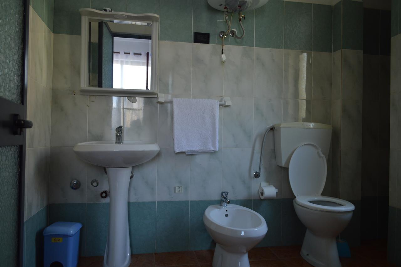 Hotel Bolonja Shëngjin エクステリア 写真